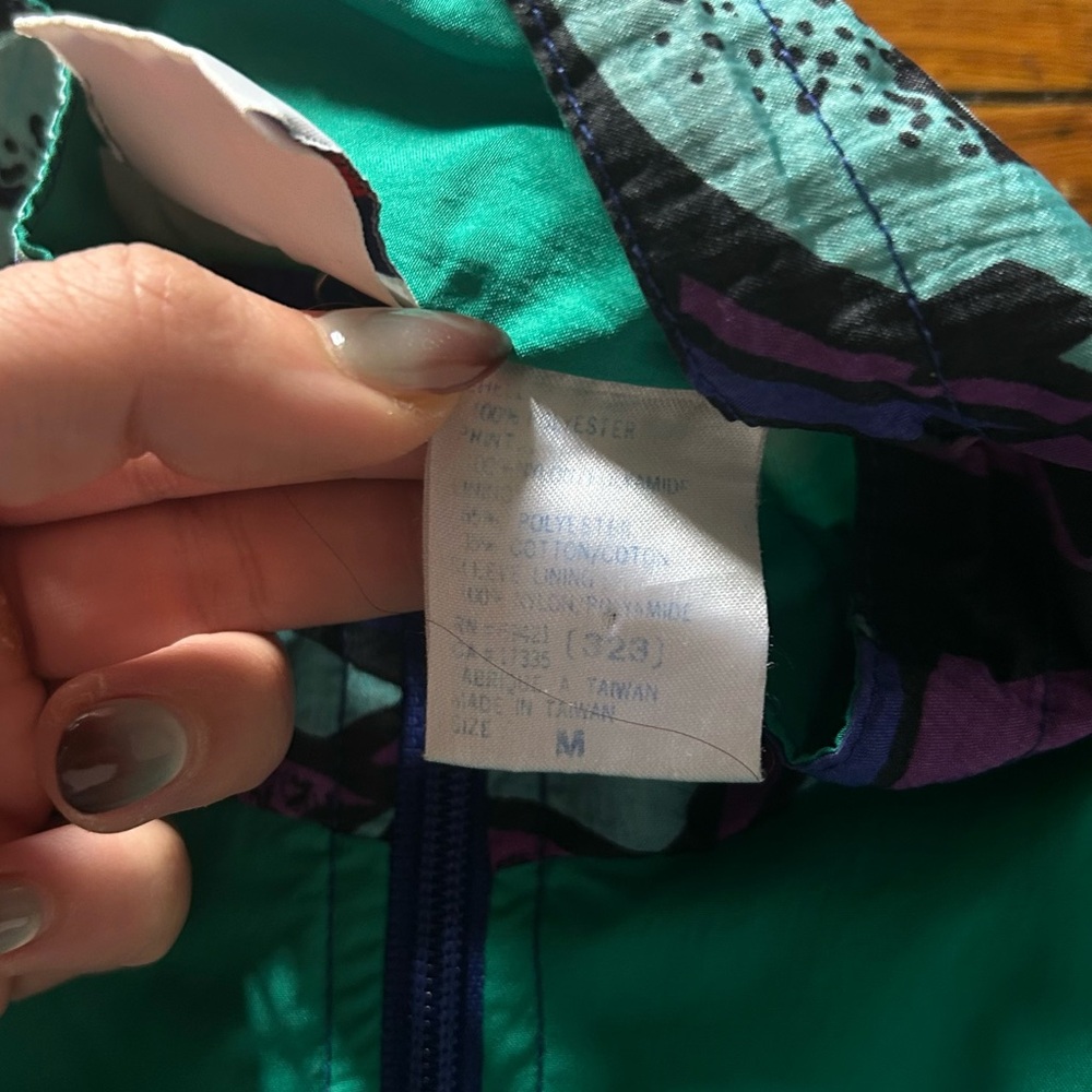 VINTAGE -Reebok Green and Blue Jacket - Picture 4 of 4
